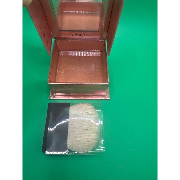Benefit Georgia Blush Powder 8g Peachy New Shade With Brush Highlighter - Picture 2 of 3